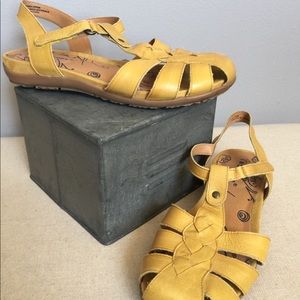 Baretrap Sandals